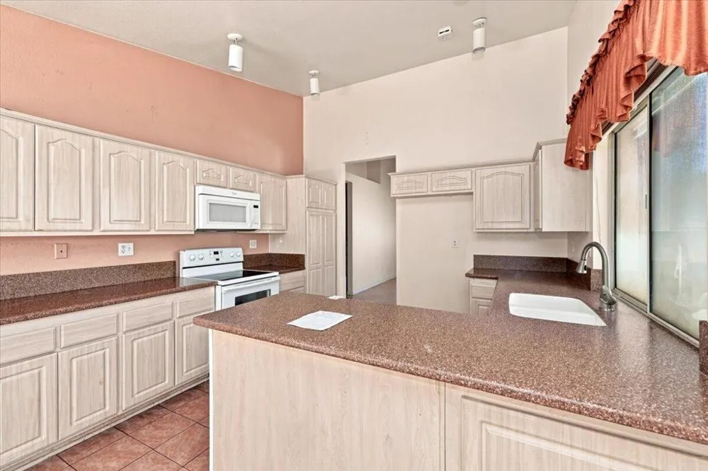 10780 Bel Air Drive Cherry Valley, CA 92223