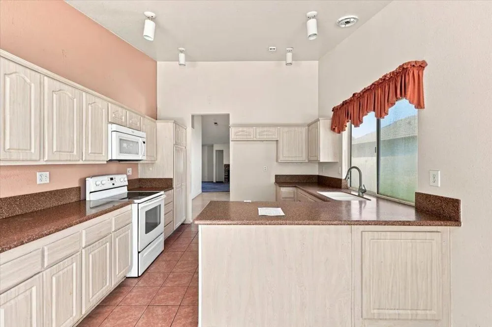 10780 Bel Air Drive Cherry Valley, CA 92223