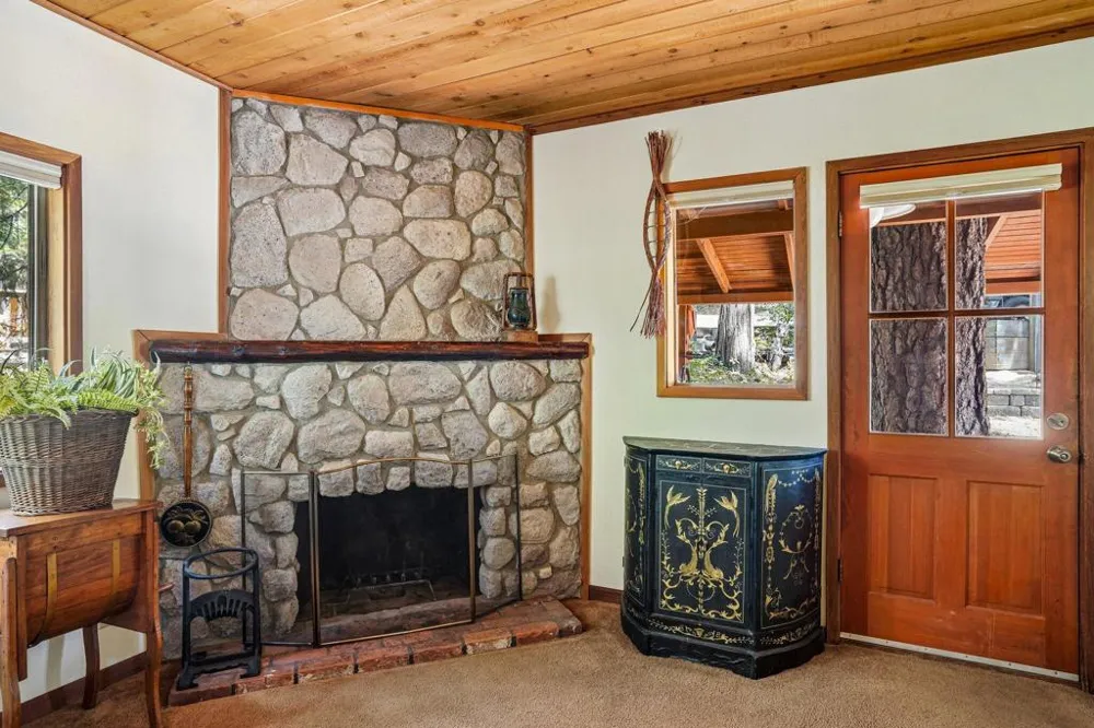 25447 Marion Ridge Idyllwild, CA 92549