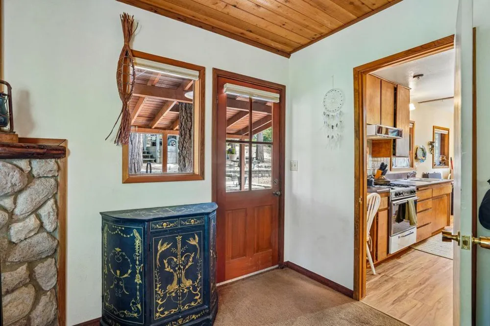25447 Marion Ridge Idyllwild, CA 92549