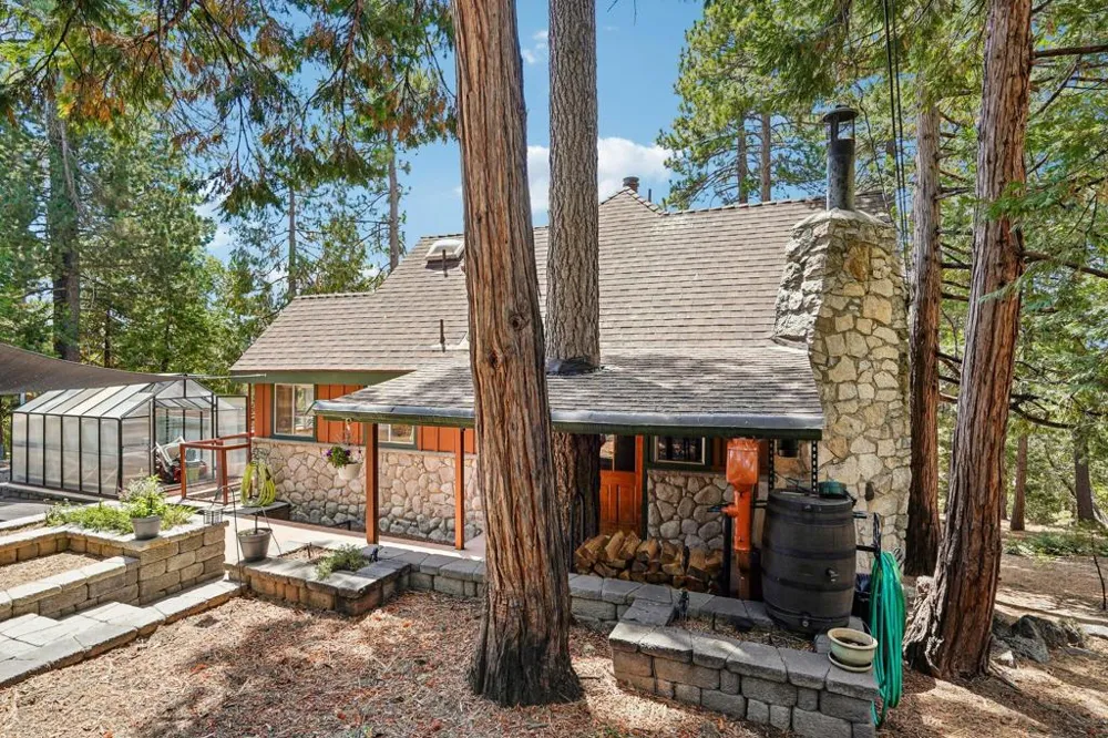 25447 Marion Ridge Idyllwild, CA 92549