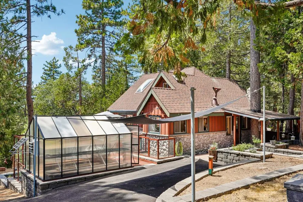25447 Marion Ridge Idyllwild, CA 92549