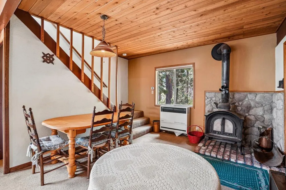 25447 Marion Ridge Idyllwild, CA 92549