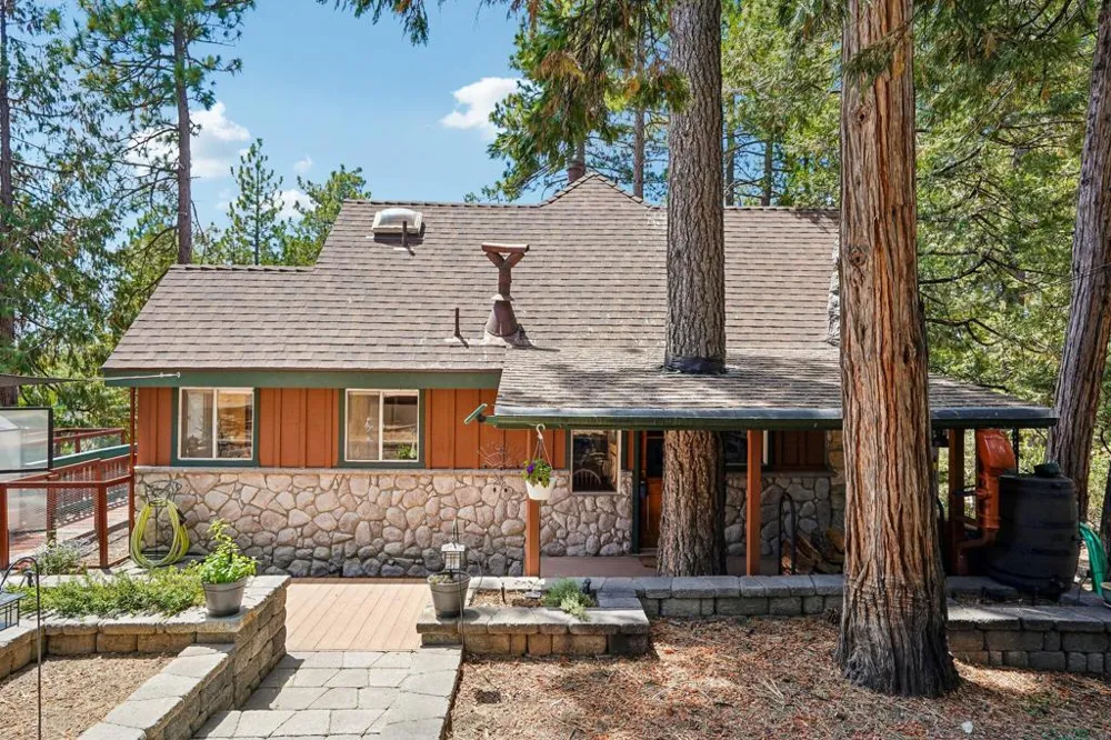 25447 Marion Ridge Idyllwild, CA 92549