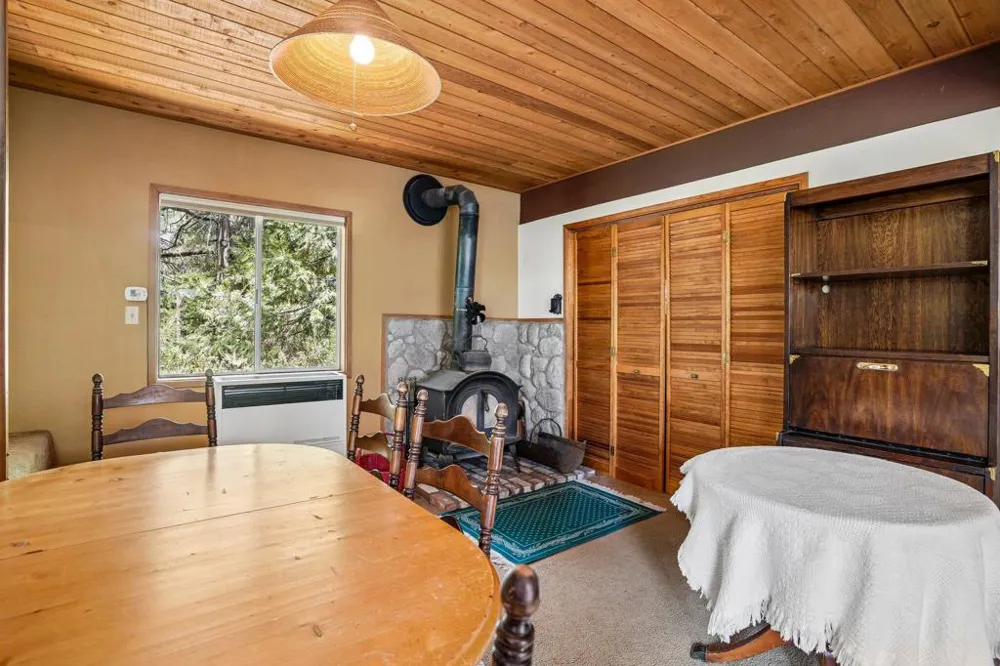 25447 Marion Ridge Idyllwild, CA 92549