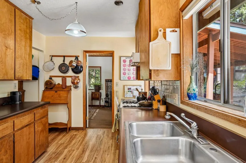 25447 Marion Ridge Idyllwild, CA 92549