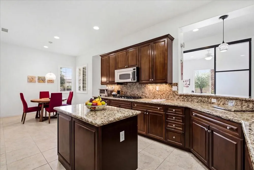 81240 Avenida Neblina Indio, CA 92203