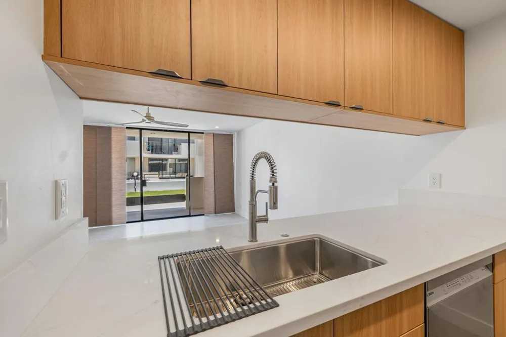 1400 E Palm Canyon Drive #214 Palm Springs, CA 92264