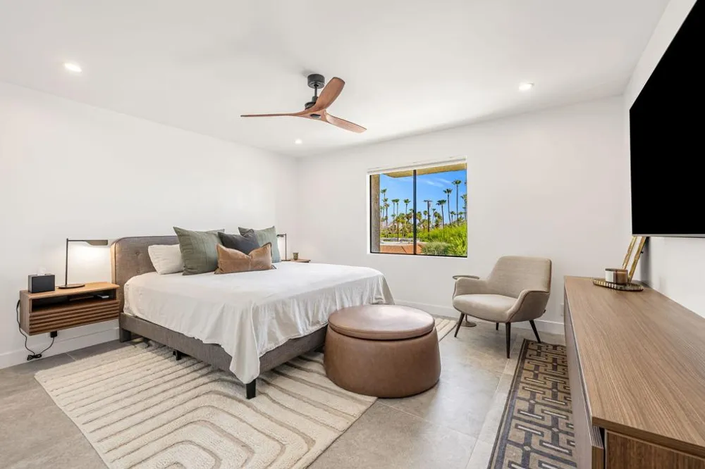 1400 E Palm Canyon Drive #214 Palm Springs, CA 92264