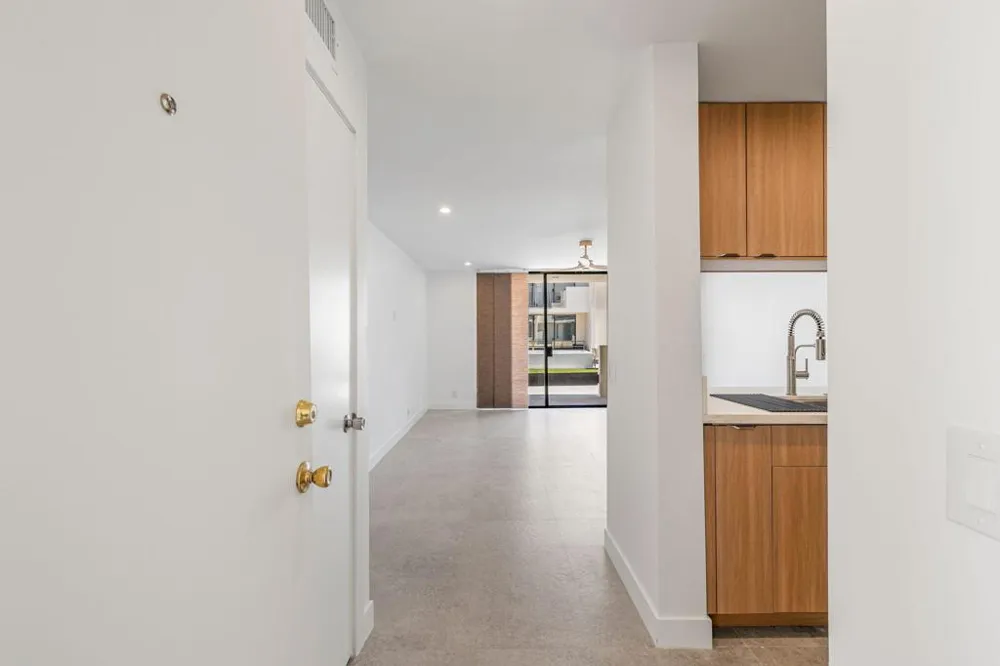 1400 E Palm Canyon Drive #214 Palm Springs, CA 92264