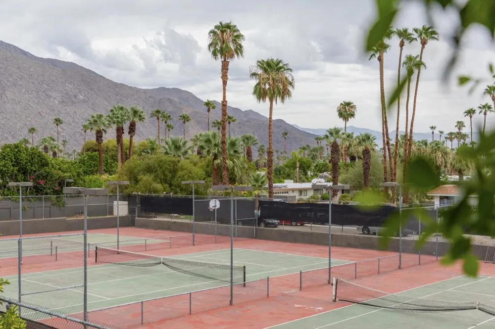 1400 E Palm Canyon Drive #214 Palm Springs, CA 92264