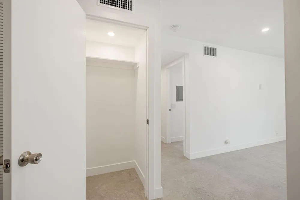1400 E Palm Canyon Drive #214 Palm Springs, CA 92264