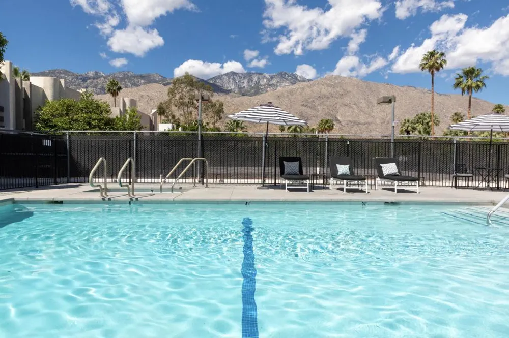 1400 E Palm Canyon Drive #214 Palm Springs, CA 92264