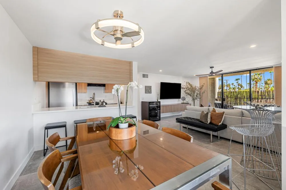 1400 E Palm Canyon Drive #214 Palm Springs, CA 92264