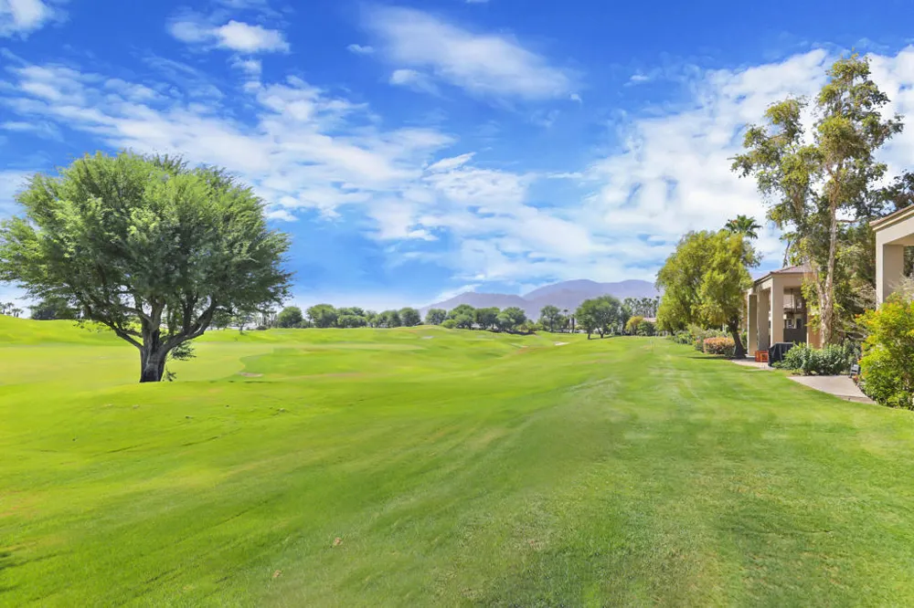 54914 Oaktree La Quinta, CA 92253