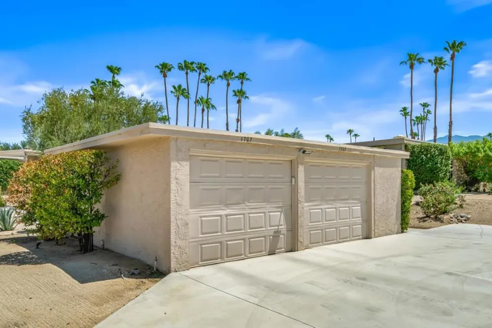 72213 El Paseo, #1707 Palm Desert, CA 92260