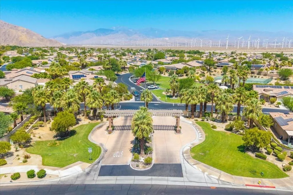 816 Mira Grande Palm Springs, CA 92262