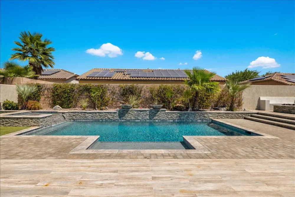 816 Mira Grande Palm Springs, CA 92262
