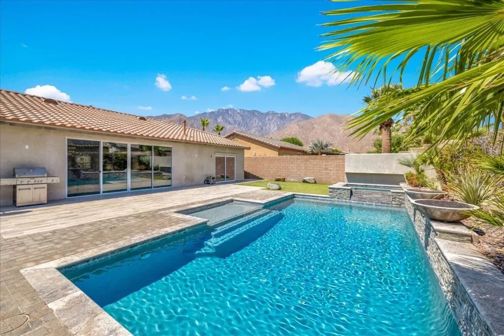 816 Mira Grande Palm Springs, CA 92262
