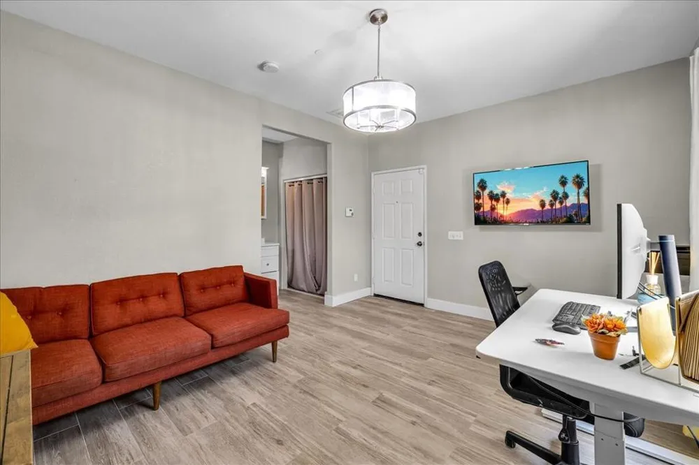 816 Mira Grande Palm Springs, CA 92262