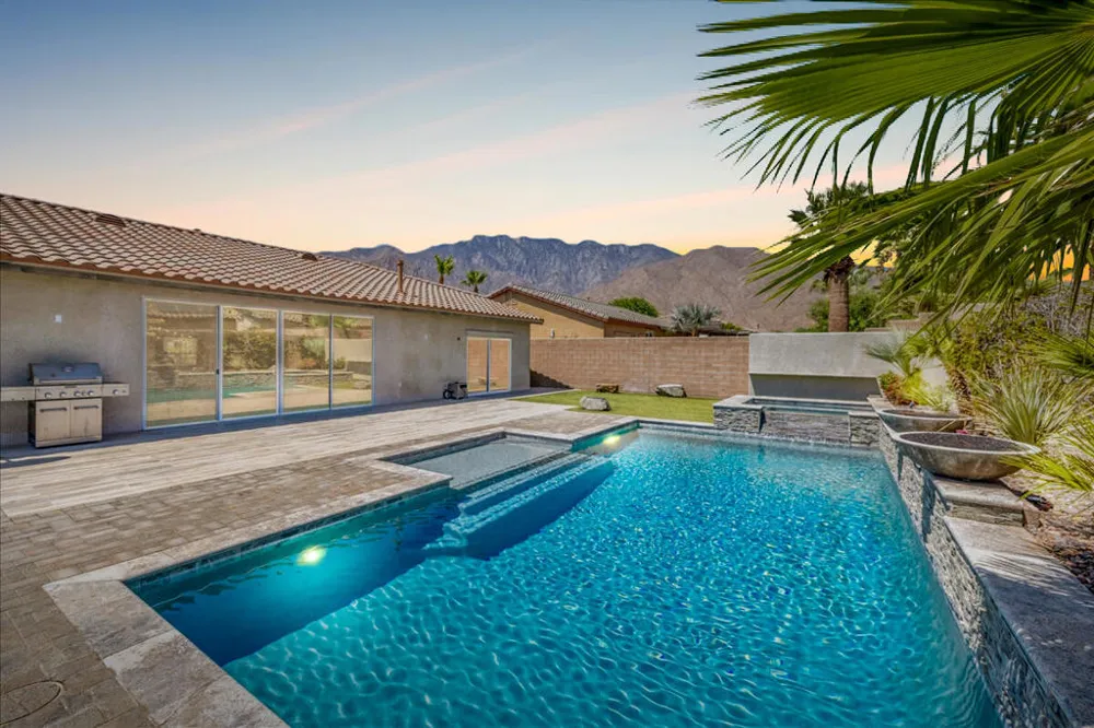 816 Mira Grande Palm Springs, CA 92262