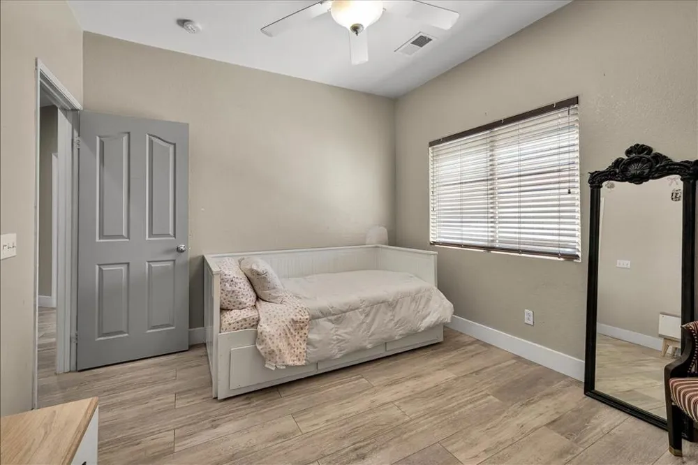 816 Mira Grande Palm Springs, CA 92262