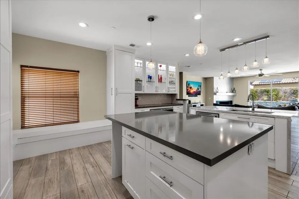 816 Mira Grande Palm Springs, CA 92262