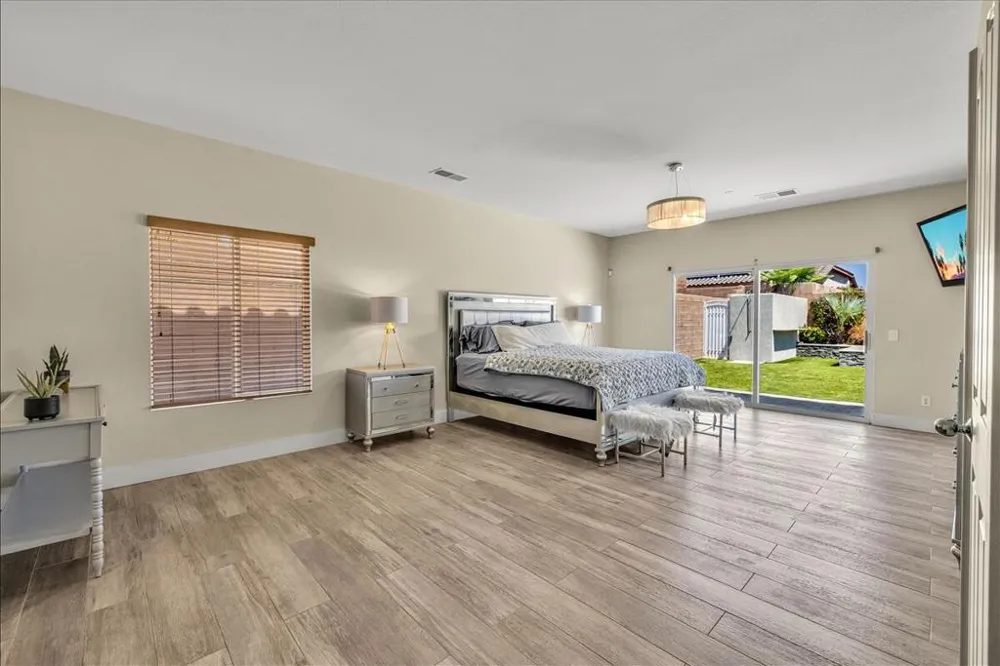 816 Mira Grande Palm Springs, CA 92262