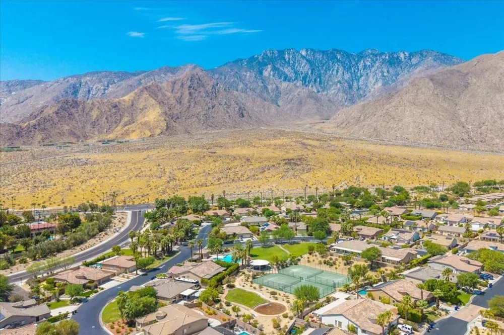 816 Mira Grande Palm Springs, CA 92262