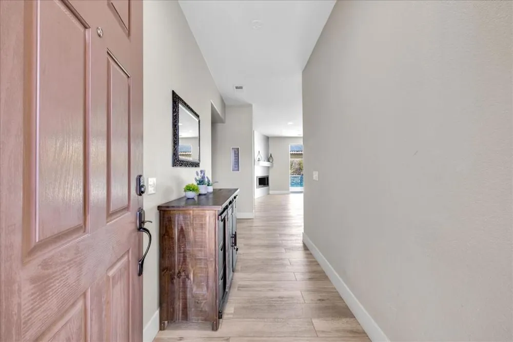 816 Mira Grande Palm Springs, CA 92262