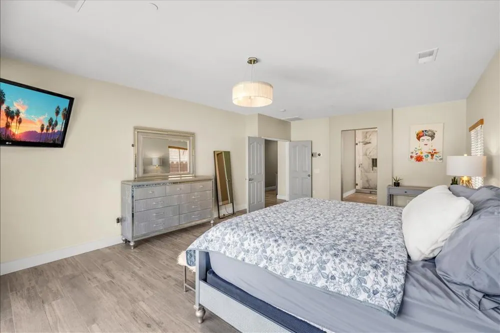 816 Mira Grande Palm Springs, CA 92262