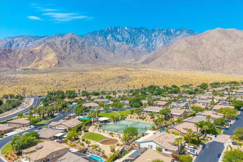 816 Mira Grande Palm Springs, CA 92262
