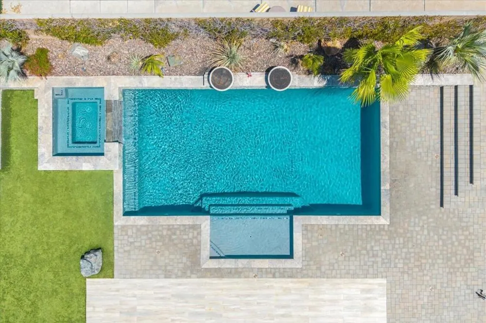816 Mira Grande Palm Springs, CA 92262