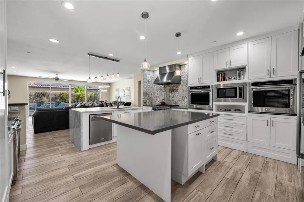 816 Mira Grande Palm Springs, CA 92262