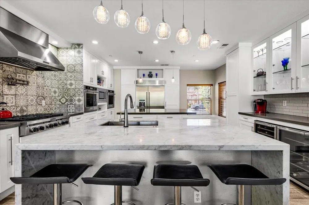 816 Mira Grande Palm Springs, CA 92262