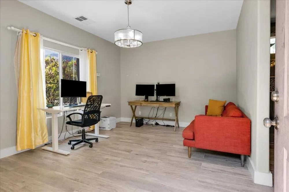 816 Mira Grande Palm Springs, CA 92262