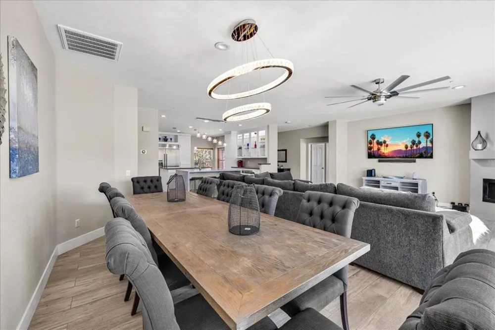 816 Mira Grande Palm Springs, CA 92262
