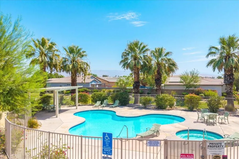 816 Mira Grande Palm Springs, CA 92262