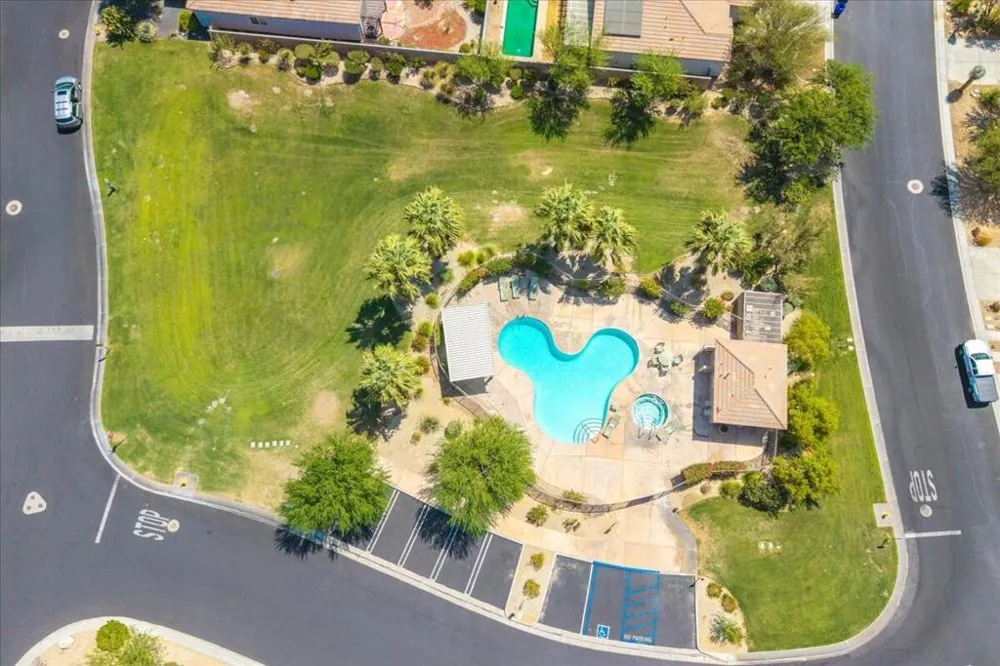 816 Mira Grande Palm Springs, CA 92262
