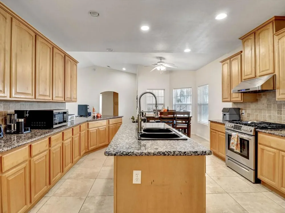 1081 Aberdeen Drive Thermal, CA 92274