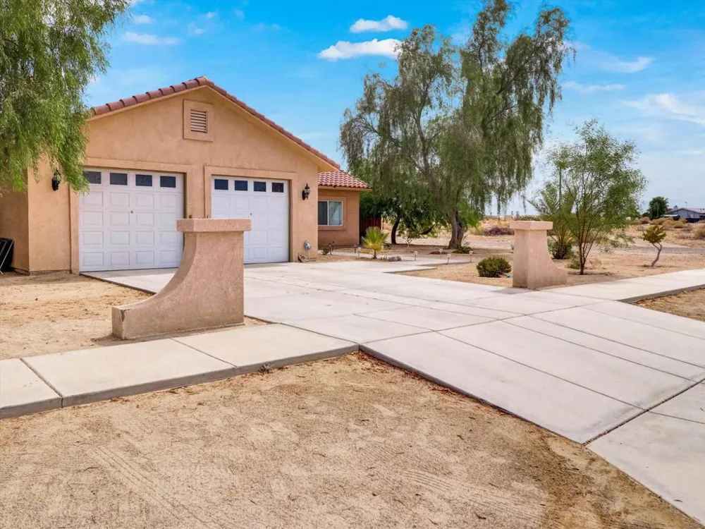 1081 Aberdeen Drive Thermal, CA 92274