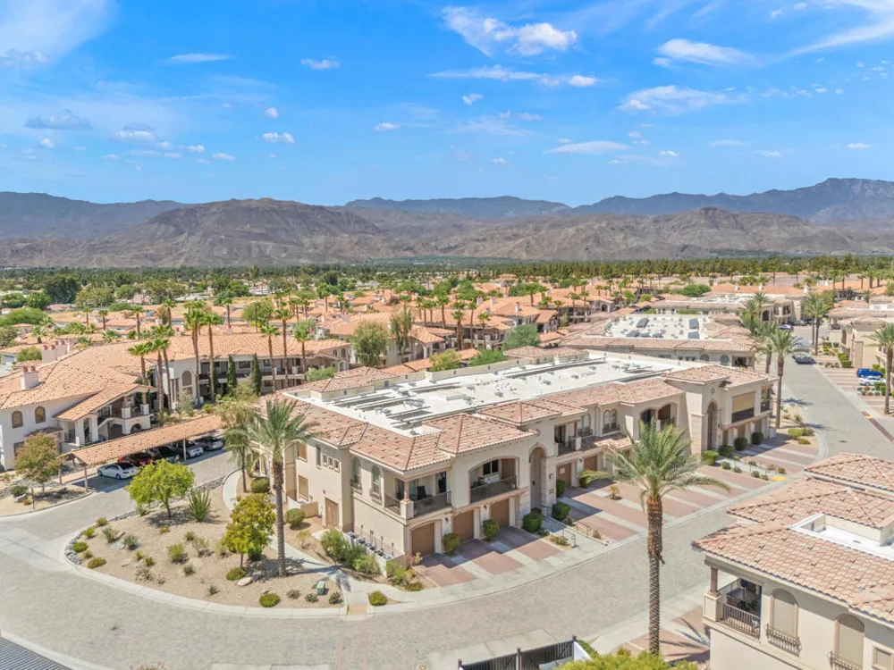 2100 Via Calderia #2101 Palm Desert, CA 92260