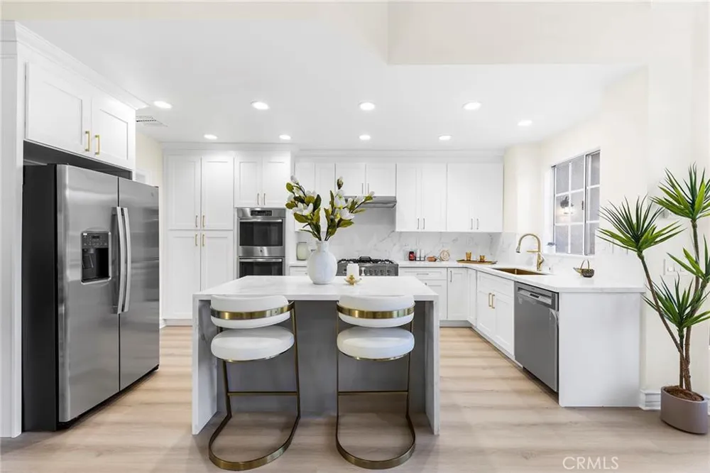 136 Garfield Place Monrovia, CA 91016
