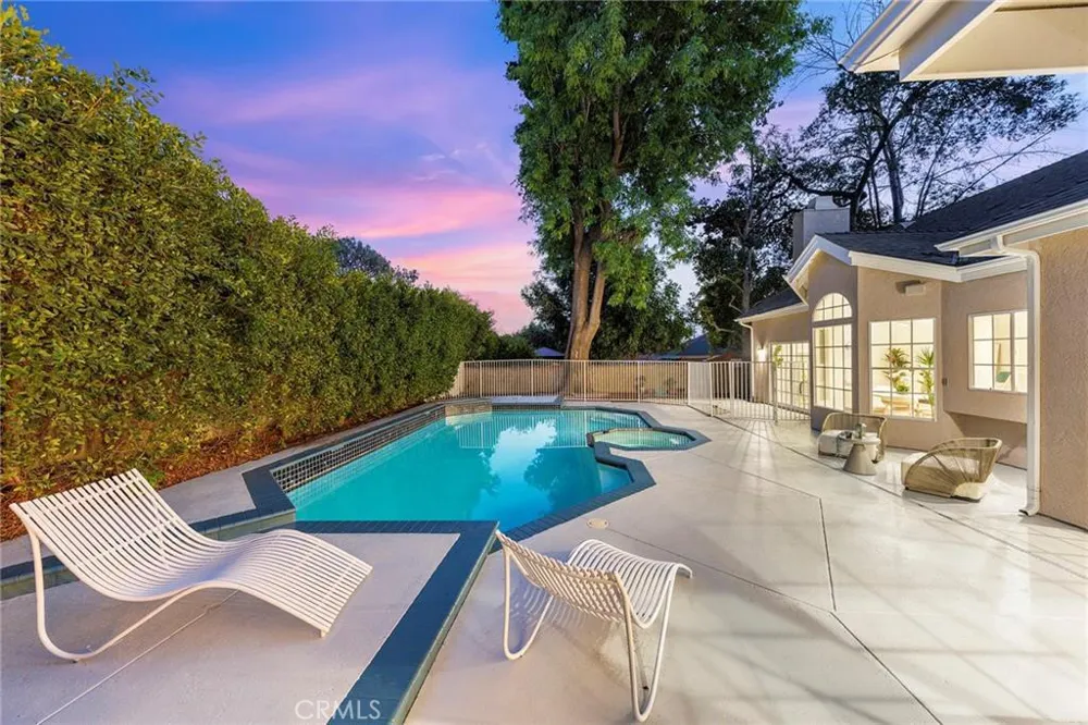 136 Garfield Place Monrovia, CA 91016