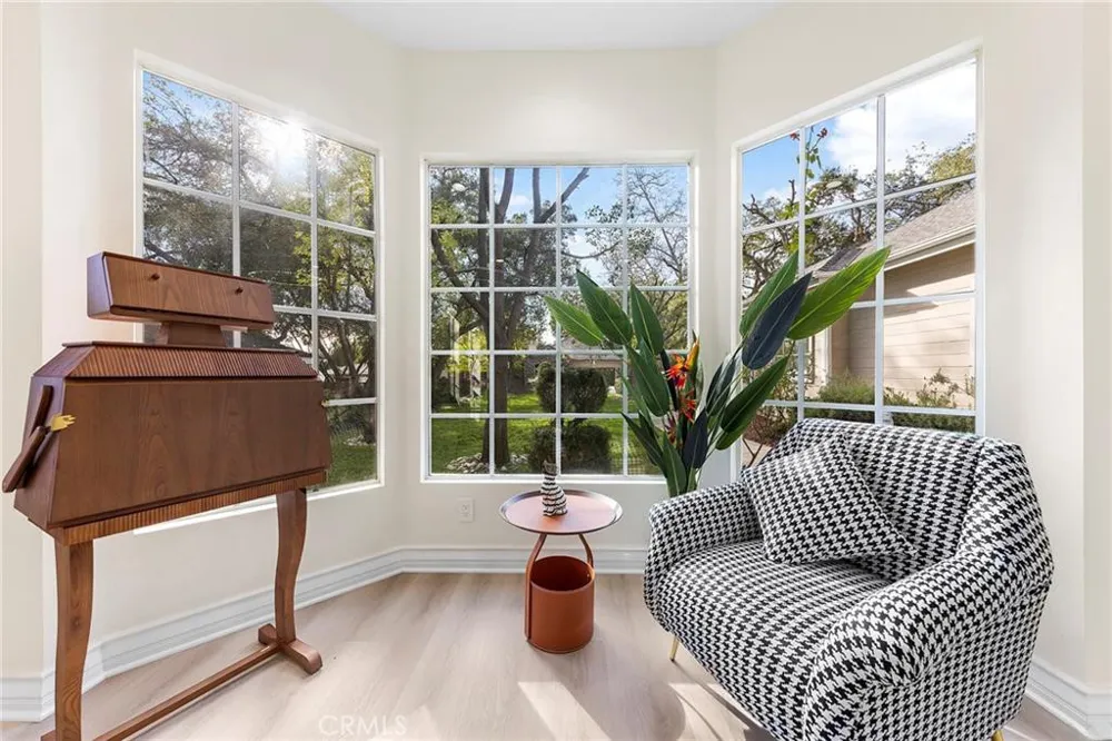 136 Garfield Place Monrovia, CA 91016