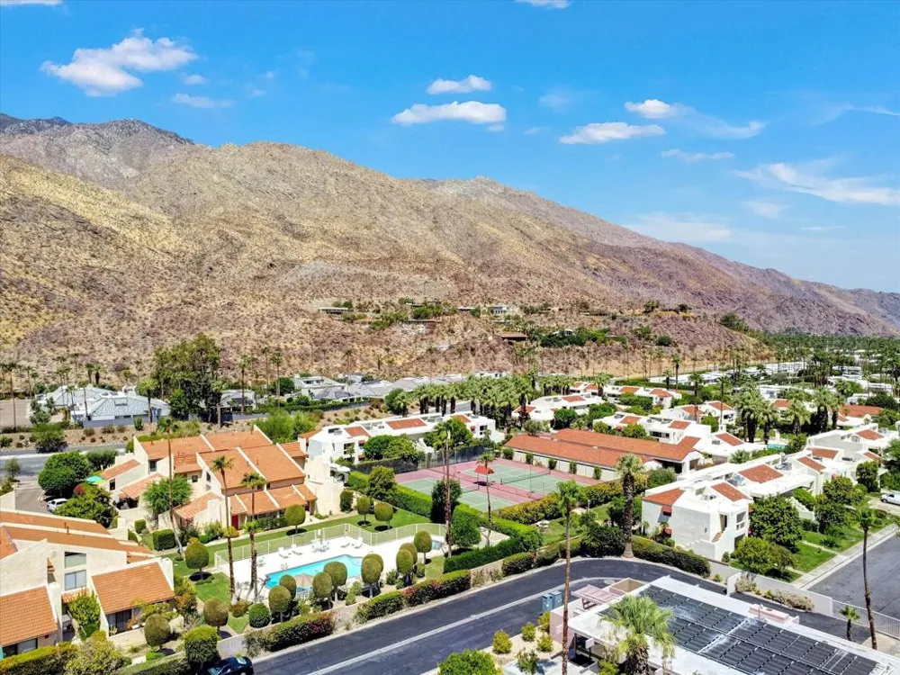 2600 S Palm Canyon Canyon Drive ##15 Palm Springs, CA 92264