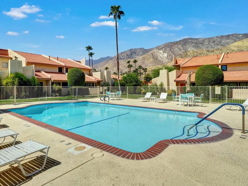 2600 S Palm Canyon Canyon Drive ##15 Palm Springs, CA 92264