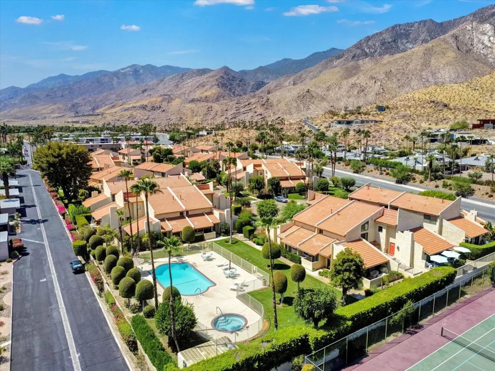 2600 S Palm Canyon Canyon Drive ##15 Palm Springs, CA 92264