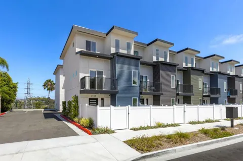 2055 S El Camino Real