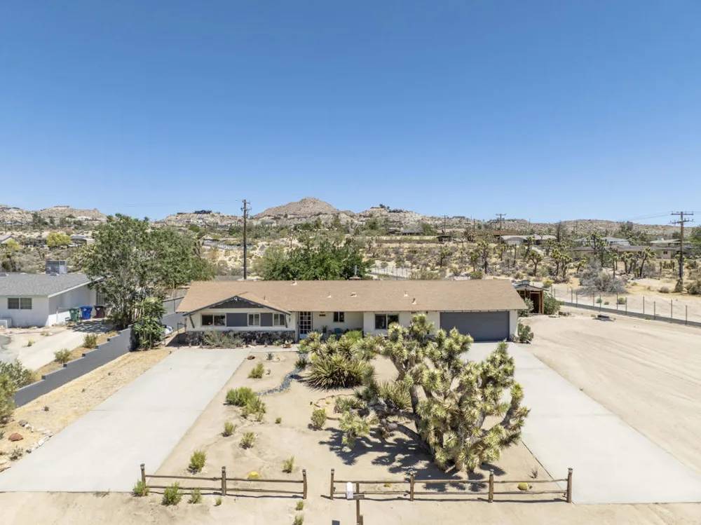 57530 Warren Way Yucca Valley, CA 92284